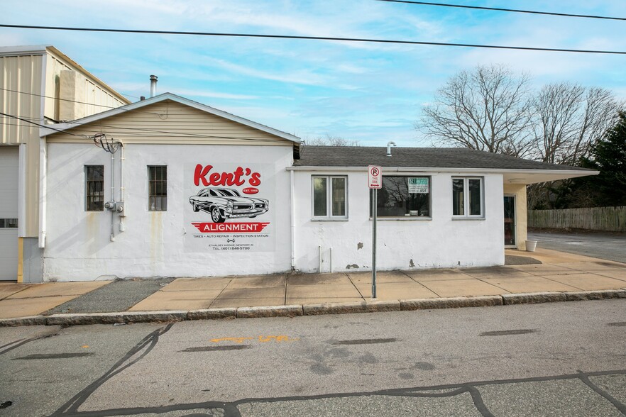 27 Halsey St, Newport, RI à vendre - Photo de l’immeuble – Image 2 sur 18