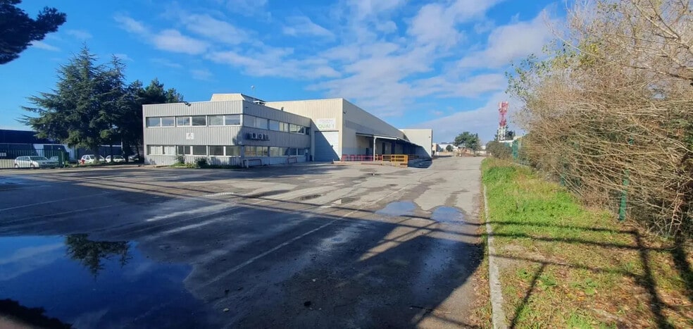 Industriel/Logistique dans Vitrolles à vendre - Photo de l’immeuble – Image 1 sur 5