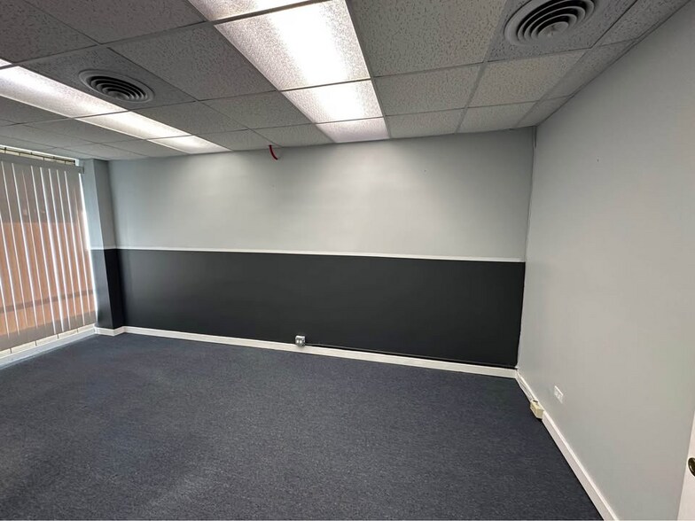 3344 Ridge Rd, Lansing, IL à louer - Photo intérieure – Image 3 sur 10