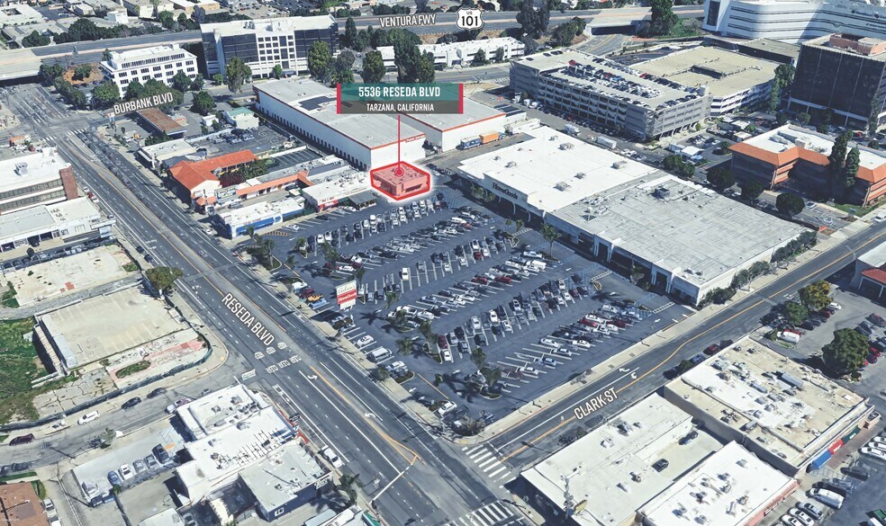 5500-5536 Reseda Blvd, Tarzana, CA à louer - Photo de l’immeuble – Image 2 sur 12