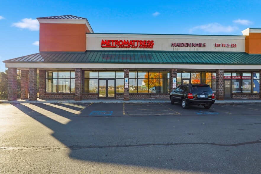 975 Ridge Rd, Webster, NY à louer - Photo de l’immeuble – Image 2 sur 9