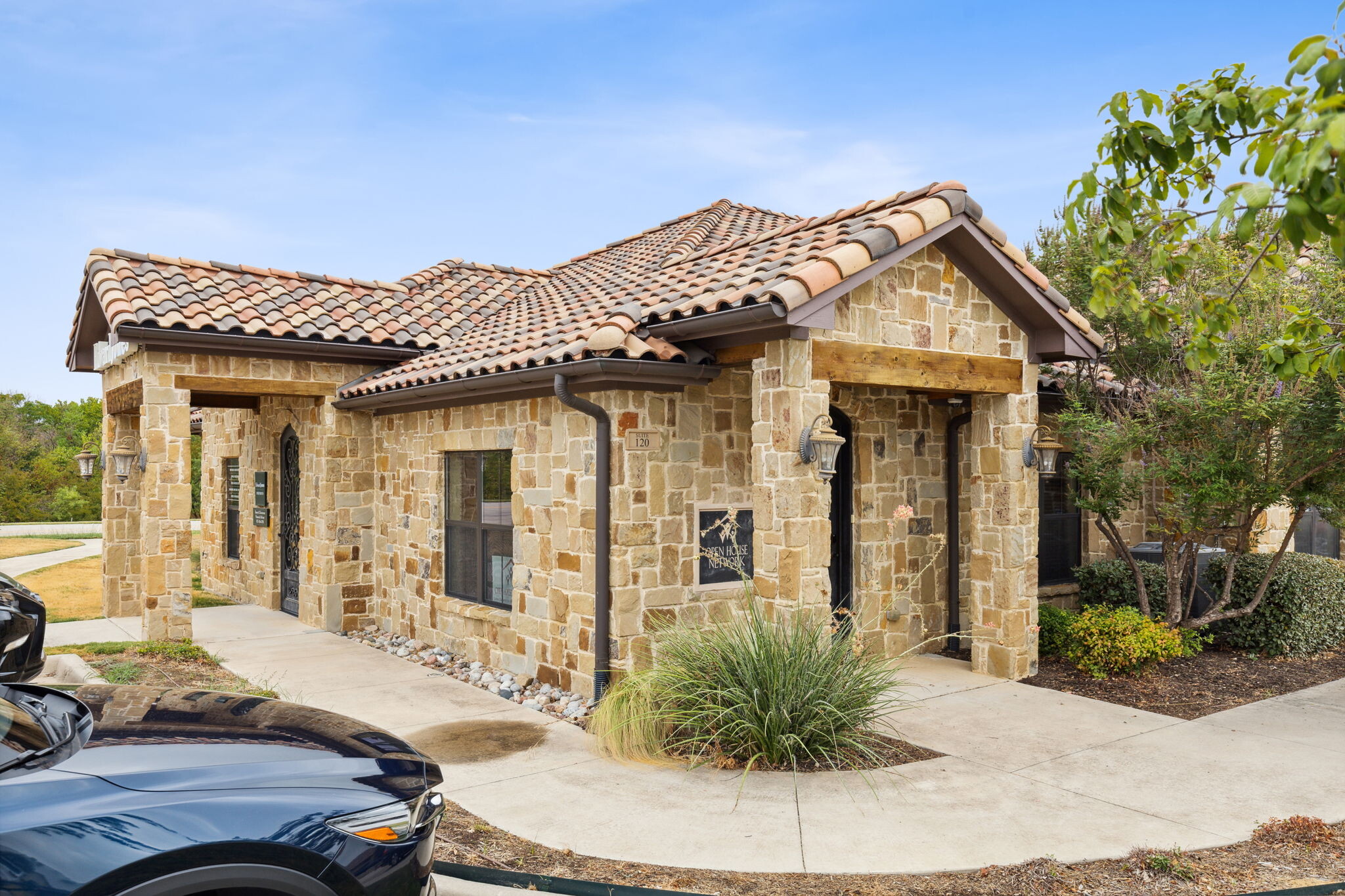 2101 E Kirkwood Blvd, Southlake, TX à louer Photo de l’immeuble– Image 1 sur 21