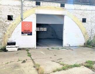 Plus de détails pour 593-599 Nursery Rd, Londres - Industriel/Logistique à louer