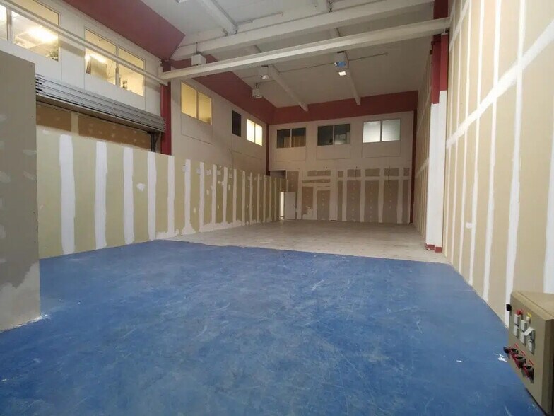 Bureau dans CANNES-LA-BOCCA à louer - Photo intérieure – Image 3 sur 7