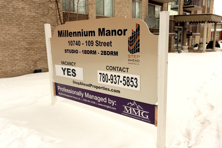 10740 109th St NW, Edmonton, AB à vendre - Photo de l’immeuble – Image 3 sur 13