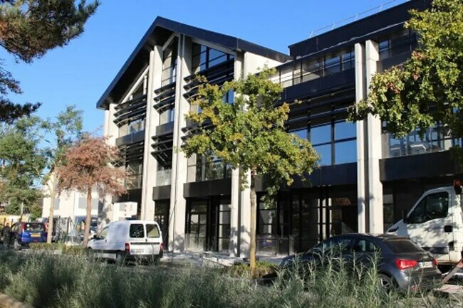 Plus de détails pour Bureau à louer