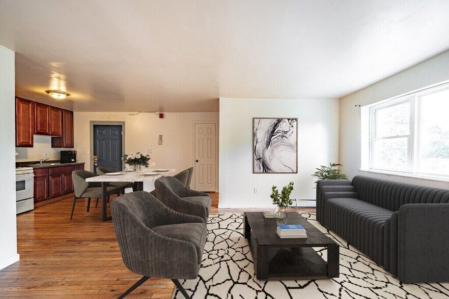 467 Allen St, New Britain, CT à vendre - Photo de l’immeuble – Image 3 sur 11