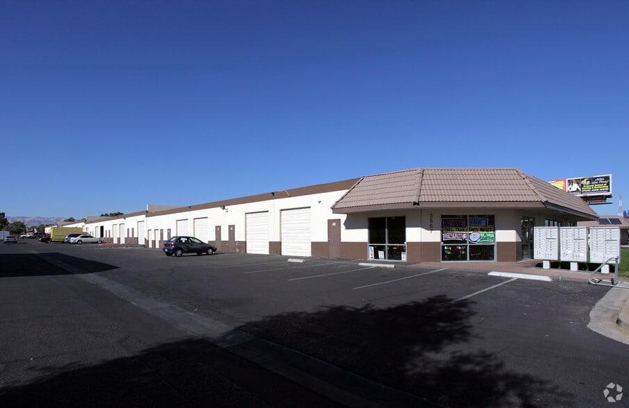 3867 S Valley View Blvd, Las Vegas, NV à louer - Photo principale – Image 1 sur 19