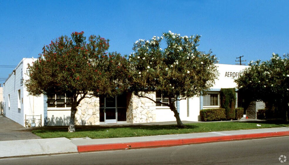 8531 Whitaker St, Buena Park, CA à louer - Photo de l’immeuble – Image 2 sur 10
