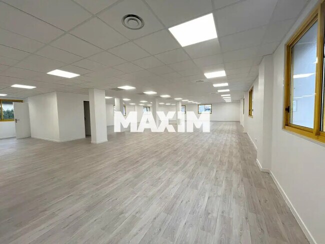 Plus de détails pour 13 Rue De La Houe, Quetigny - Bureau à vendre