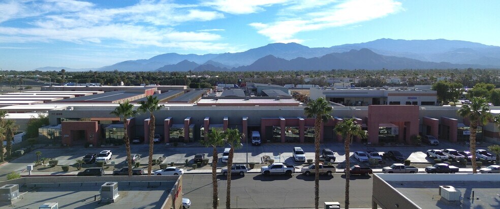 77-899 Wolf Rd, Palm Desert, CA à louer - Photo de l’immeuble – Image 2 sur 4