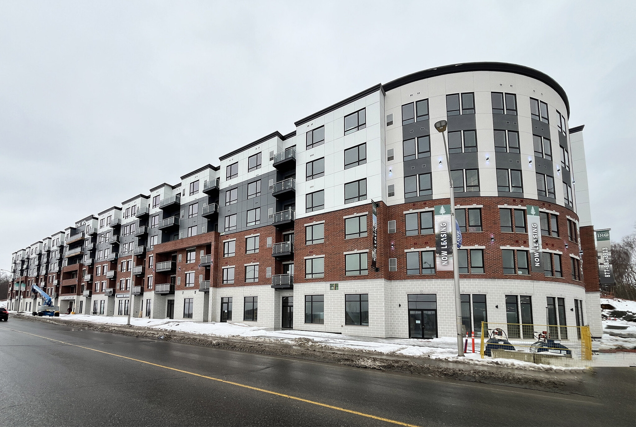 180 Kanata Av, Ottawa, ON à louer Photo de l’immeuble– Image 1 sur 3