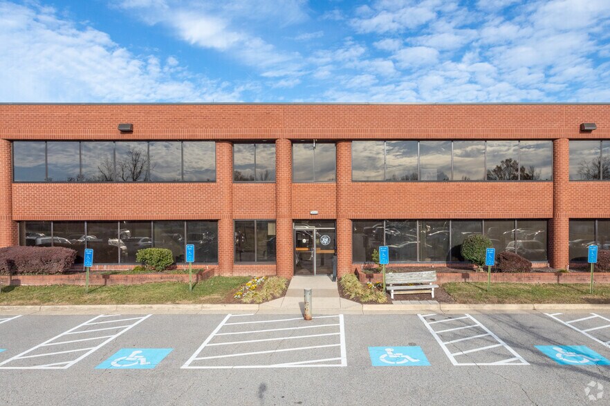 7374 Boston Blvd, Springfield, VA à vendre - Photo de l’immeuble – Image 3 sur 4