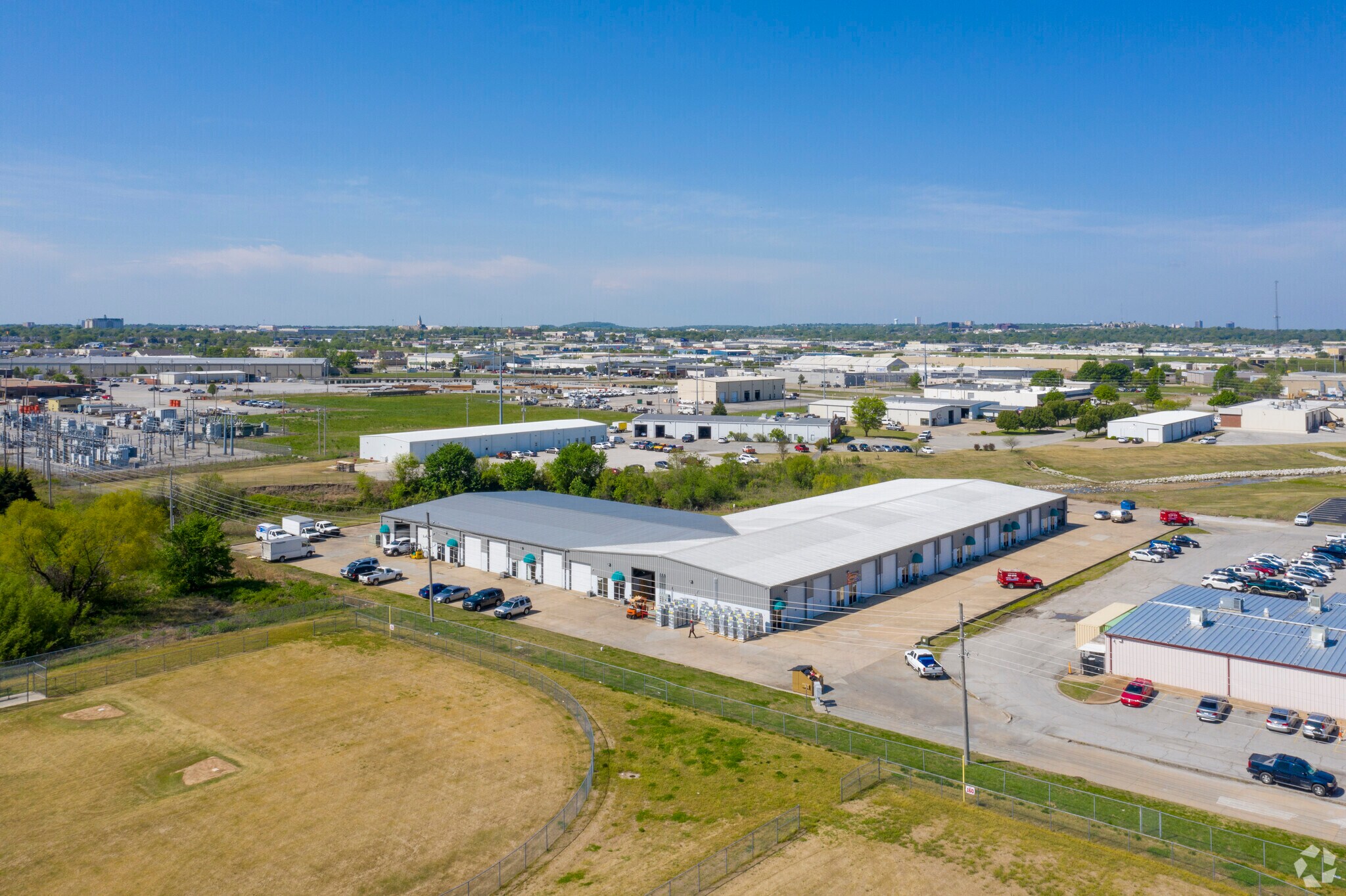 11626-11686 E 51st St, Tulsa, OK à louer Photo principale– Image 1 sur 9