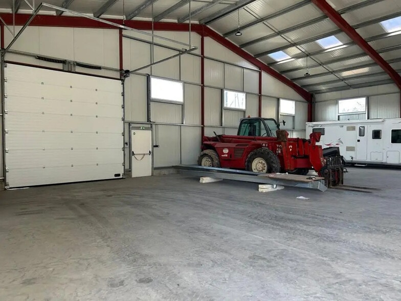 Local d’activités dans Brech à louer - Photo intérieure – Image 1 sur 6