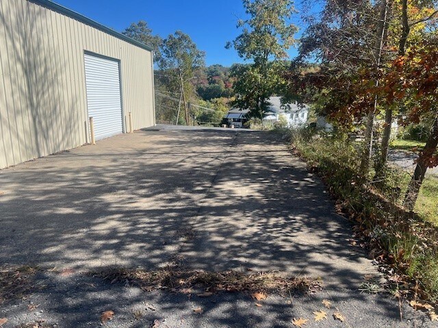 922 Broad st, Mount Hope, WV à vendre - Photo de l’immeuble – Image 3 sur 10