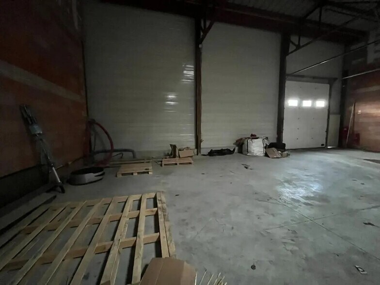 Local commercial dans Besançon à louer - Photo de l’immeuble – Image 3 sur 5