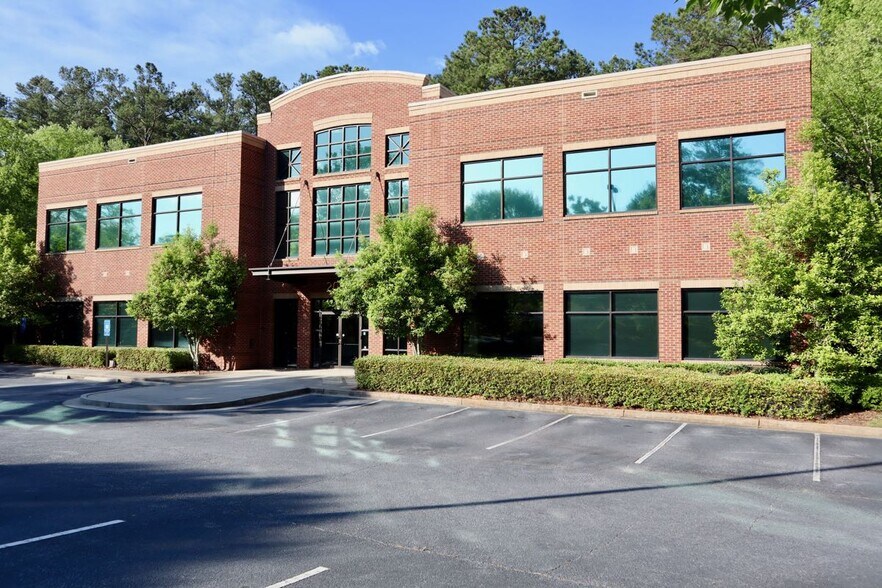 2002 Commerce Dr N, Peachtree City, GA à louer - Photo de l’immeuble – Image 1 sur 4