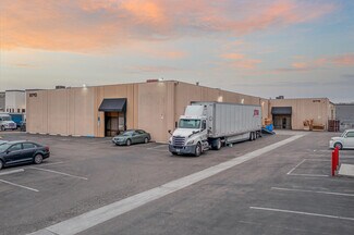 Plus de détails pour 9710-9712 Distribution Ave, San Diego, CA - Industriel/Logistique à louer