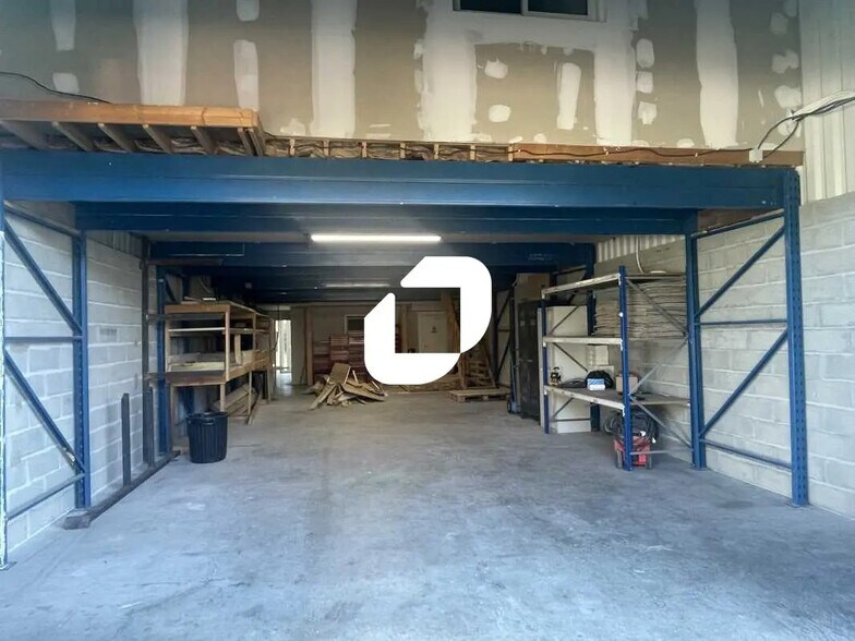 Bureau dans SAINT-JEAN-D'ILLAC à louer - Photo de l’immeuble – Image 2 sur 8