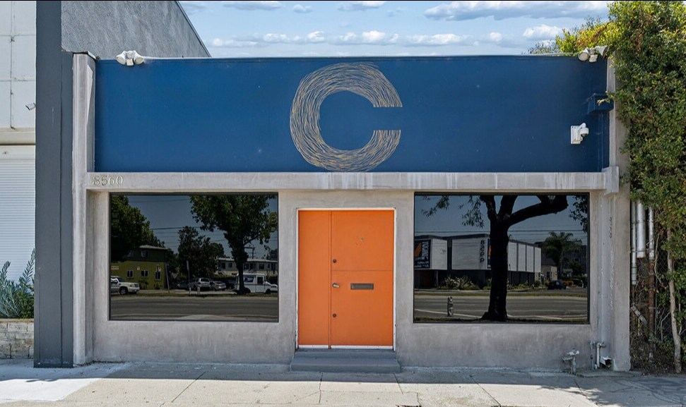 8560 Venice Blvd, Los Angeles, CA à vendre - Photo de l’immeuble – Image 1 sur 27