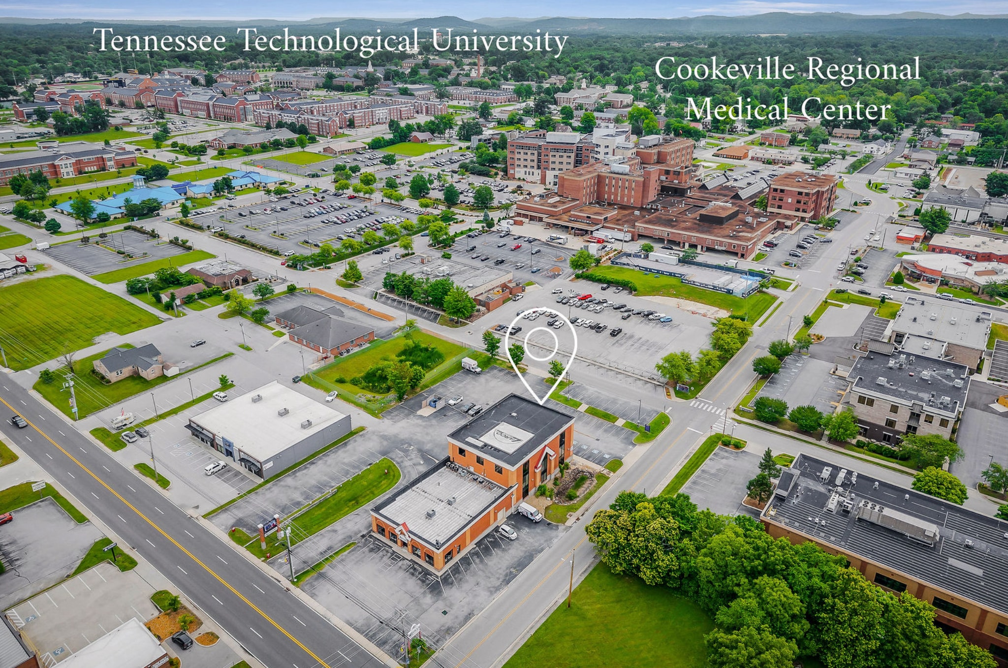 406 N Whitney Ave, Cookeville, TN à louer Photo de l’immeuble– Image 1 sur 9