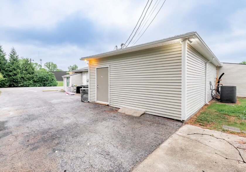 1008 Commerce Blvd, Bardstown, KY à vendre - Photo de l’immeuble – Image 3 sur 5