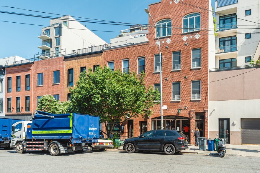 29 Greenpoint Ave, Brooklyn, NY à vendre - Photo de l’immeuble – Image 2 sur 20