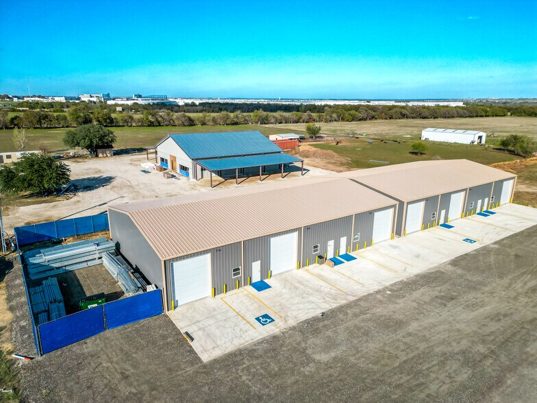 14664 Day Rd, Roanoke, TX à louer - Photo de l’immeuble – Image 3 sur 6