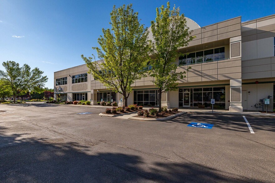 9300 W Overland Rd, Boise, ID à louer - Photo de l’immeuble – Image 3 sur 5