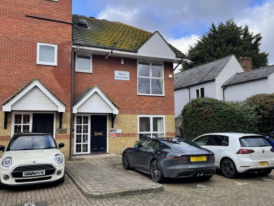 4 Priory Court, Tuscam Way, Camberley à vendre Photo de l’immeuble– Image 1 sur 3