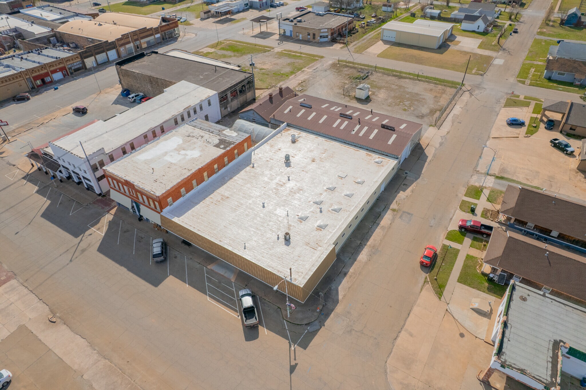 221 N Cleveland Ave, Cushing, OK à vendre Photo principale– Image 1 sur 39