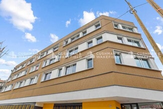 Plus de détails pour 10 Place Bougainville, Marseille - Bureau à louer