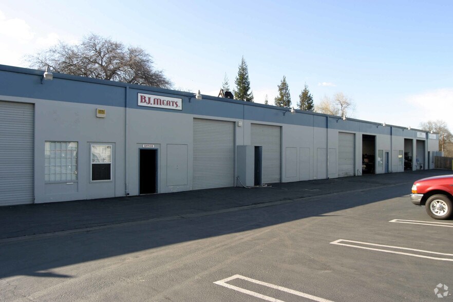 217 Kenroy Ln, Roseville, CA à louer - Photo de l’immeuble – Image 2 sur 7