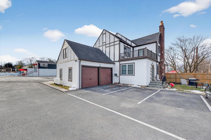 2002 E Main St, Mohegan Lake, NY à vendre - Photo de l’immeuble – Image 2 sur 19