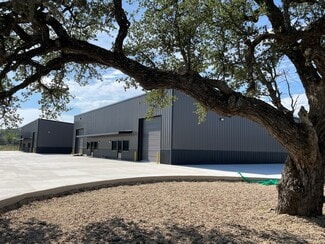 Plus de détails pour 606 Mill Run, Kerrville, TX - Industriel/Logistique à louer