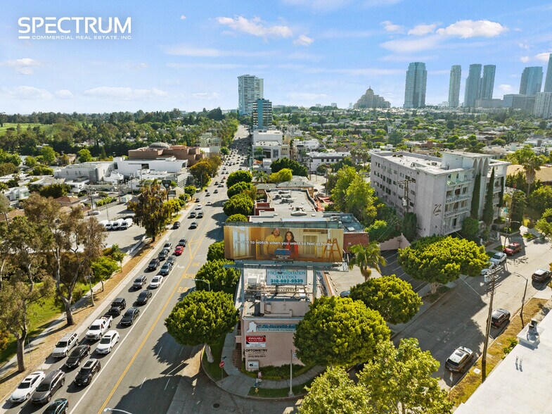 9701 W Pico Blvd, Los Angeles, CA à louer - Photo de l’immeuble – Image 3 sur 3