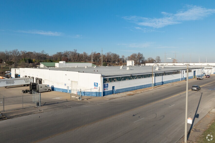6301 N Broadway, Saint Louis, MO à louer - Photo principale – Image 1 sur 6