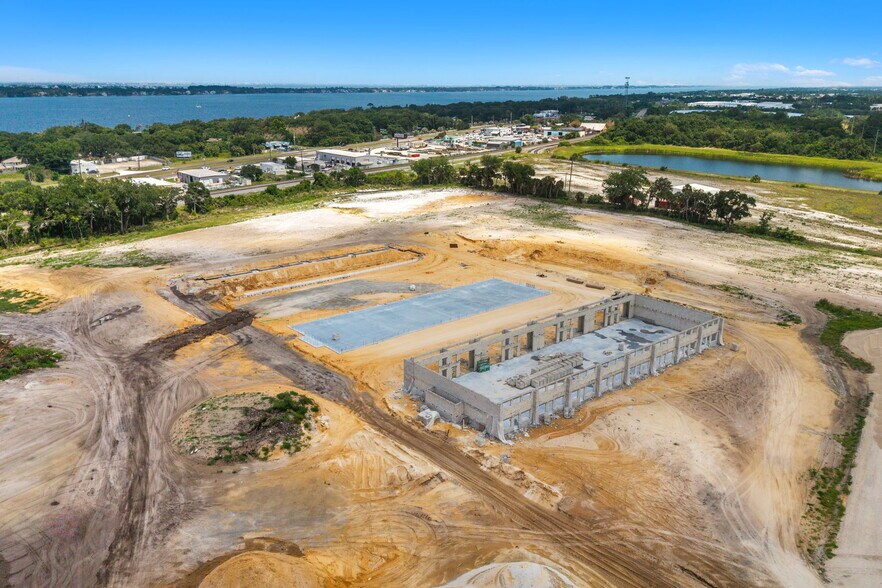 100 Dr. Joe Lee Smith Dr, Rockledge, FL à louer - Photo de l’immeuble – Image 3 sur 9