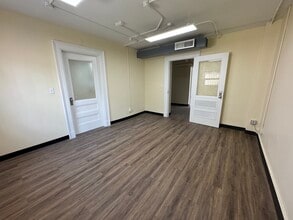 221 E Van Buren Ave, Harlingen, TX à louer Photo intérieure– Image 1 sur 3