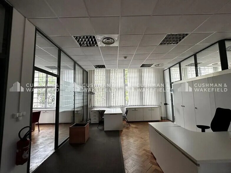 Bureau dans Strasbourg à louer - Photo intérieure – Image 2 sur 12