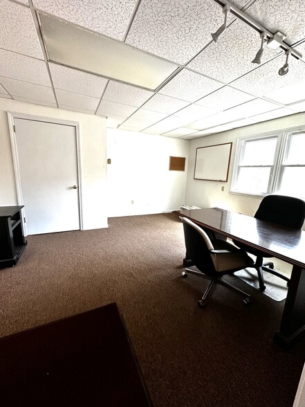 756 Colonel Ledyard Hwy, Ledyard, CT à louer - Photo de l’immeuble – Image 3 sur 27