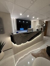 1111 Park Centre Blvd, Miami Gardens, FL à louer Photo intérieure– Image 1 sur 11