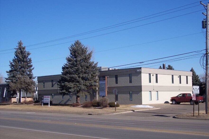 7671 Central Ave NE, Fridley, MN à louer - Photo de l’immeuble – Image 1 sur 15