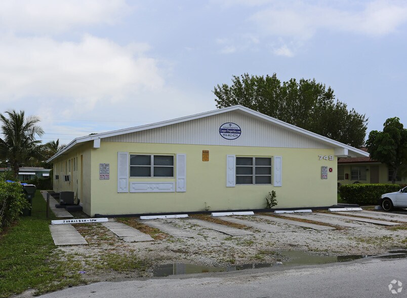 749 NE 13th Ct, Fort Lauderdale, FL à vendre - Photo principale – Image 1 sur 3