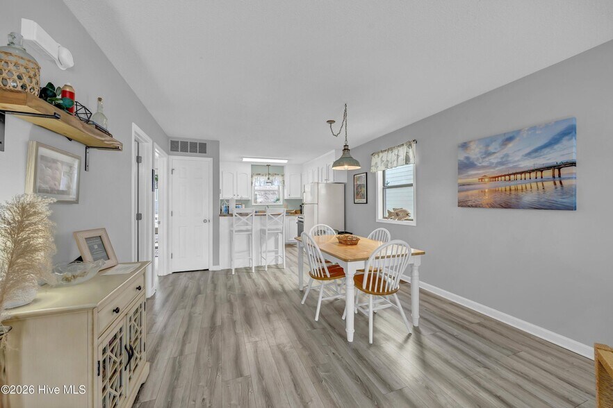 1503 Carolina Beach AVE N, Carolina Beach, NC à vendre - Photo de l’immeuble – Image 3 sur 28