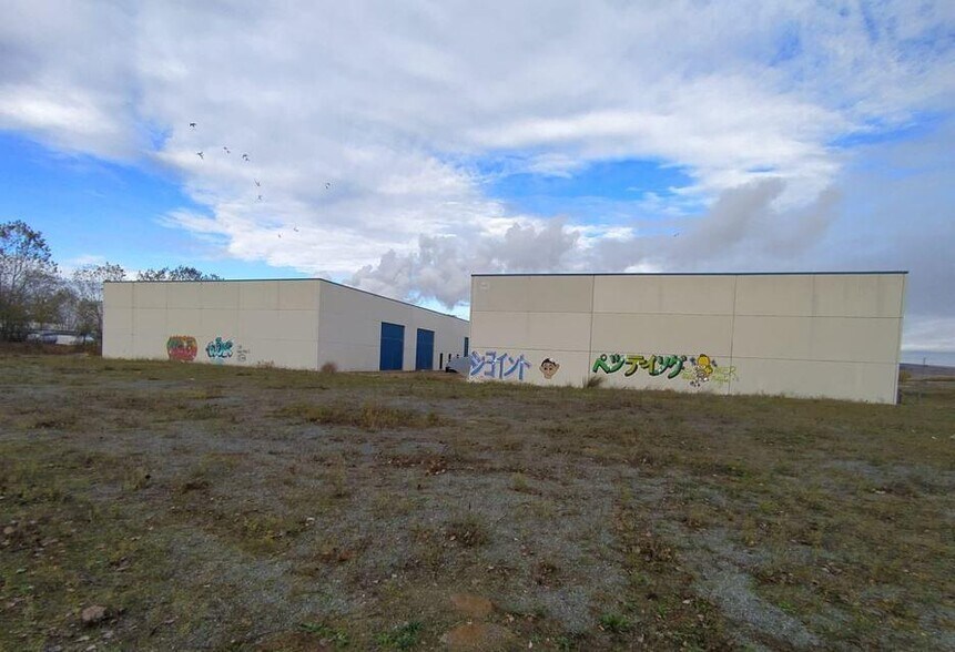 Industriel/Logistique dans Babilafuente à vendre - Photo de l’immeuble – Image 2 sur 16