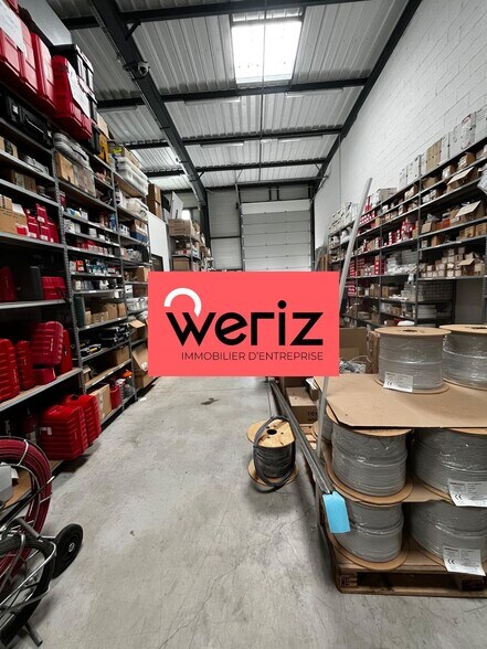 Industriel/Logistique dans Rousset à louer - Photo de l’immeuble – Image 2 sur 8