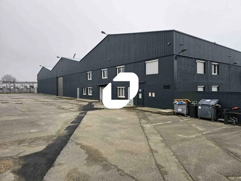 Local d’activités dans Le Mesnil-Amelot à louer - Photo de l’immeuble – Image 2 sur 20