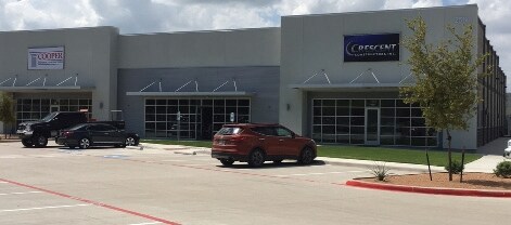 2560 Technology Dr, Plano, TX à louer Photo de l’immeuble– Image 1 sur 8